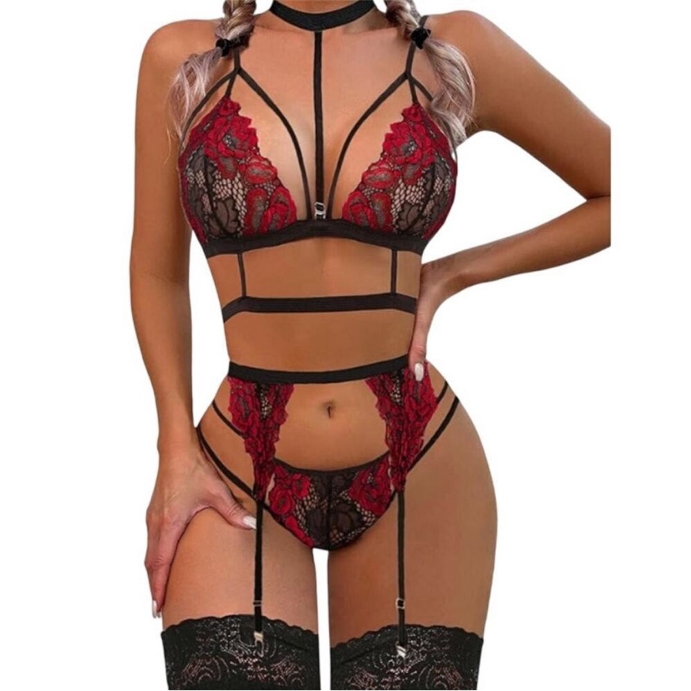 NWT Frederick’s of Hollywood Red Lace Bra & Panty Set – Size S